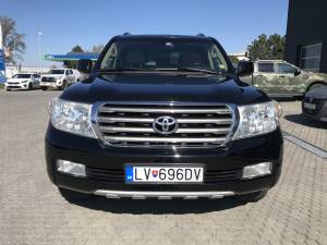 Toyota Land Cruiser 200  diesel Levice