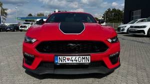 Ford mustang benzín Levice1