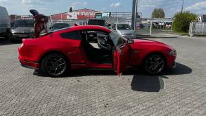 Ford mustang benzín Levice8