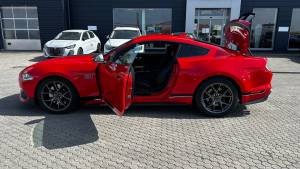 Ford mustang benzín Levice9