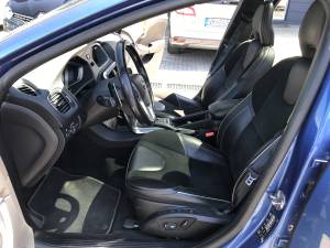 Volvo V40 benzín Levice12